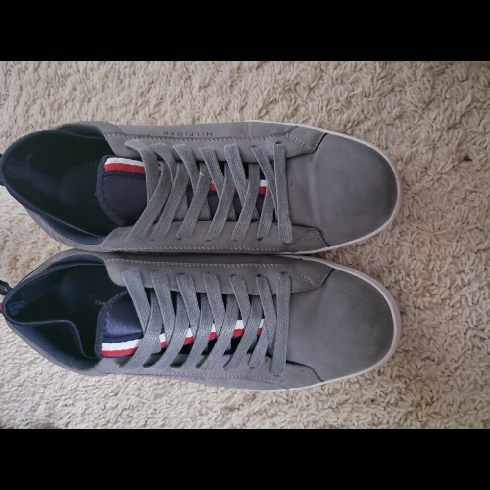Men’s TOMMY HILFIGER SIZE 11
